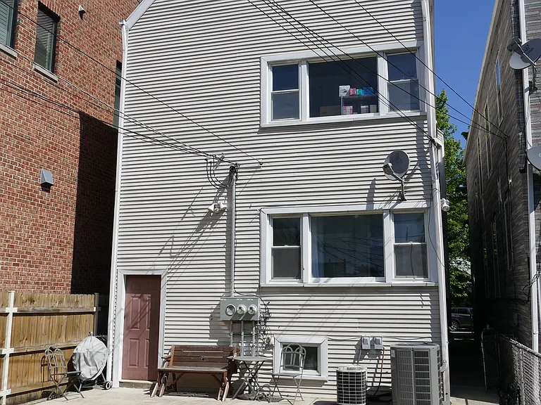 1513 W Grace St #1 — Photo 13