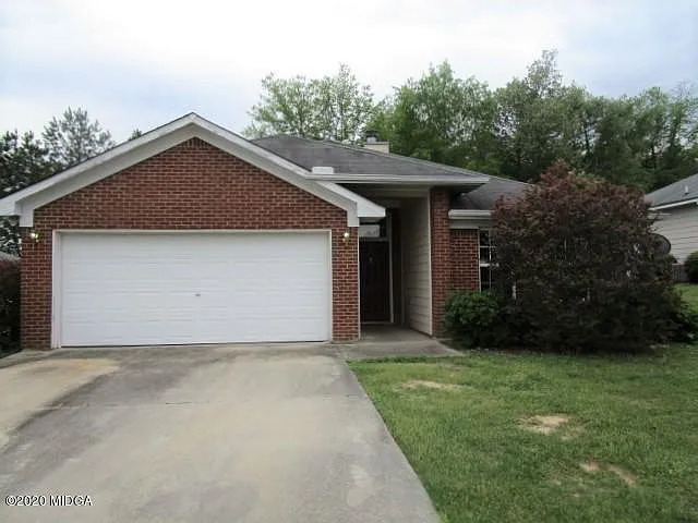 720 Royal Oaks Dr photo 1