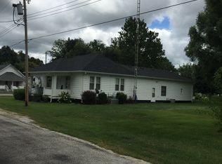 225 E Adams St, Auburn, IL 62615