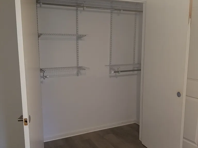 Main bedrm closet example