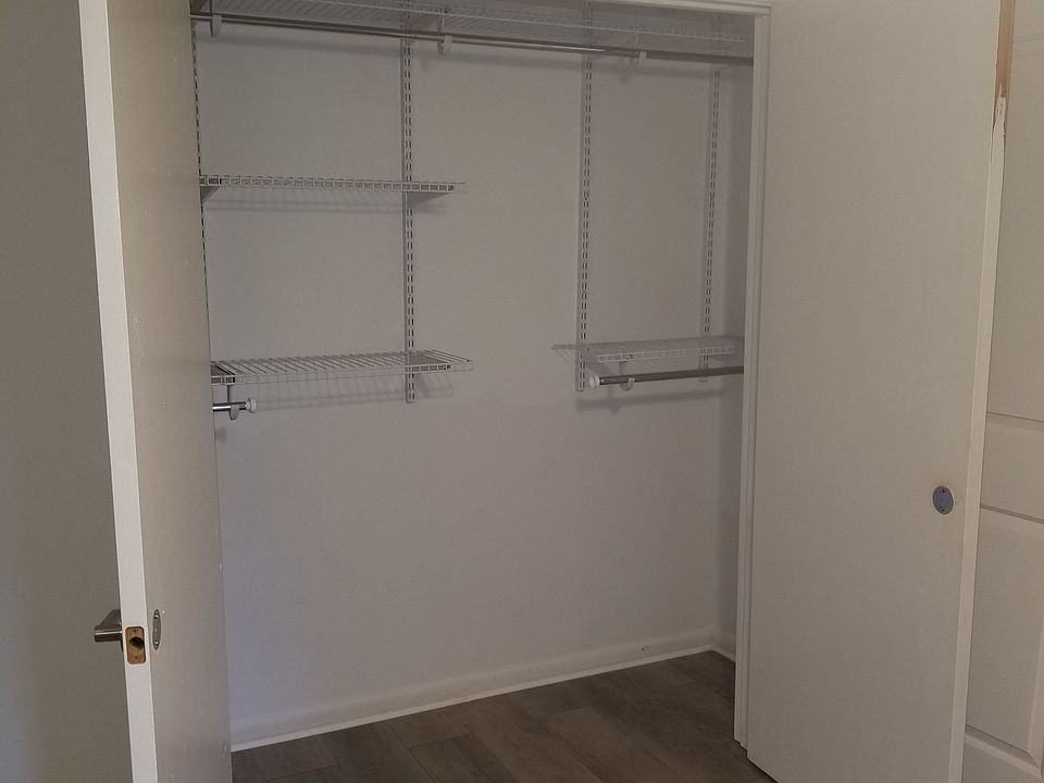 Main bedrm closet example