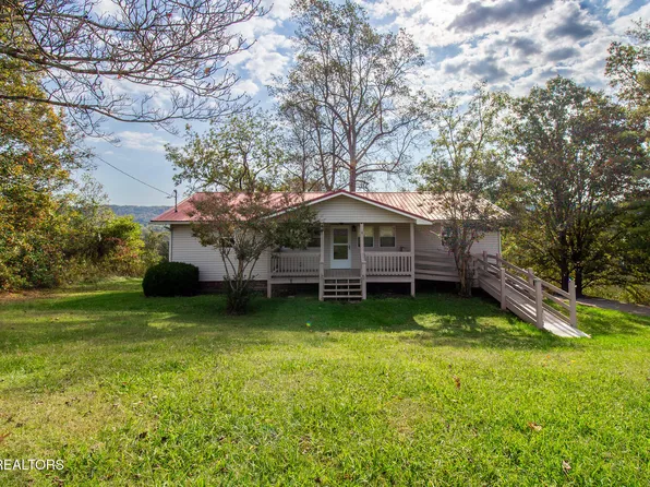 1642 N Charles G Seivers Blvd, Clinton, TN 37716