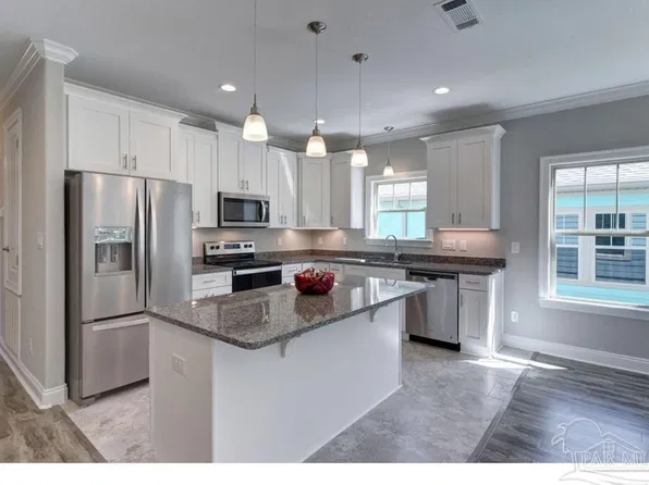 2546 Tree Feather Ct, Navarre, FL 32566