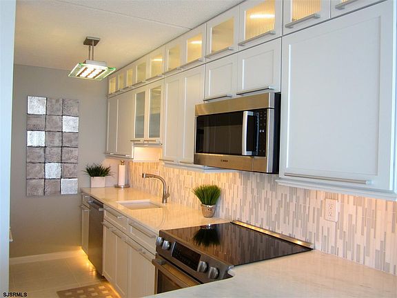 5th image of 935 Ocean Ave APT 713