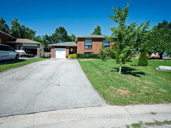 42 Patricia Ave, Barrie, ON L4M 5S6