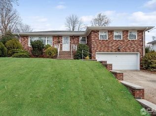 164 Grandview Ave, Edison, NJ 08837