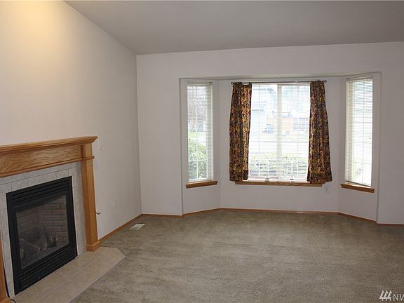 5th image of 2325 19th Street Pl SE
