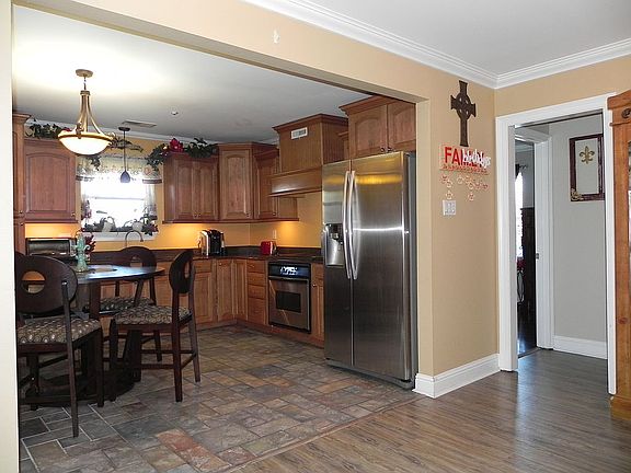 2nd image of 3330 Grandlake Blvd