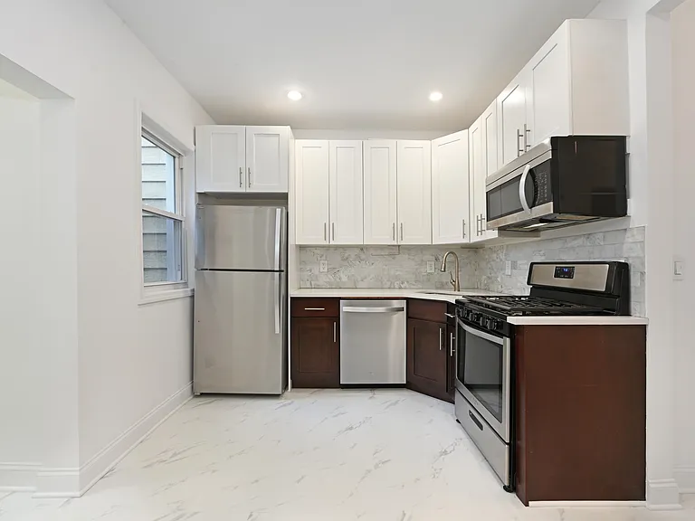 3542 Kennedy Blvd #1 — Photo 1