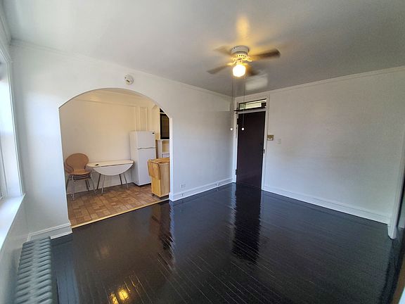 4th image of 834 W Fullerton Ave APT 22