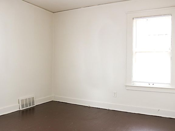 5th image of 349 Newport St #1