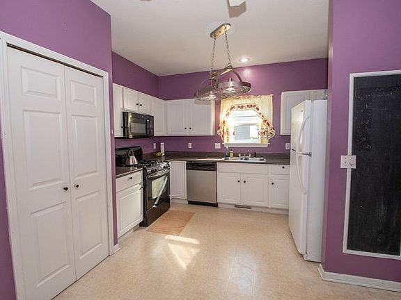 3rd image of 4308 Cross Creek Dr