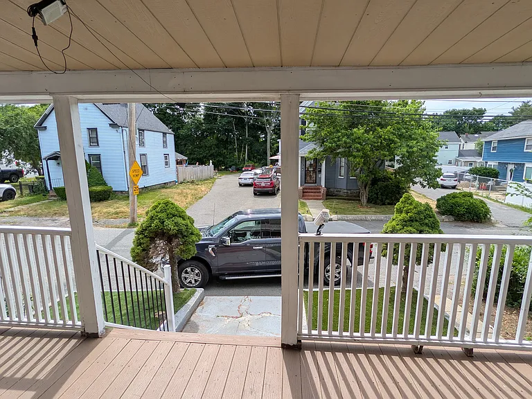 823 Canterbury St — Photo 1