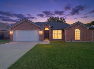 1020 Hannah St, Burleson, TX 76028