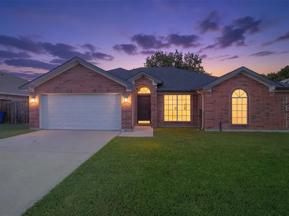 1020 Hannah St, Burleson, TX 76028