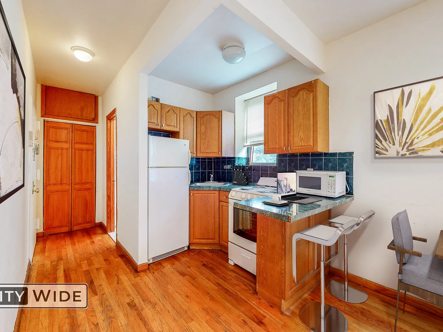37 Clinton Street — Photo 3