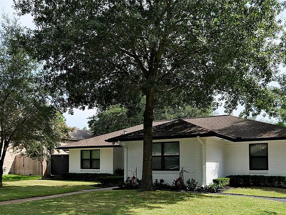 2nd image of 7713 Valley View Ln