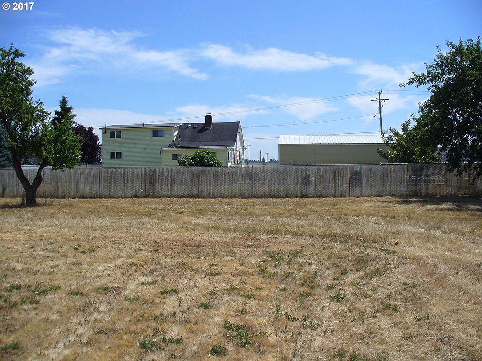 2nd image of E 2nd Ave #2