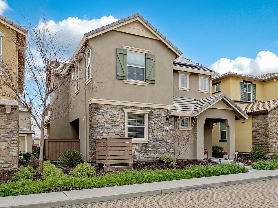 1st image of 110 Huddlestone Cir