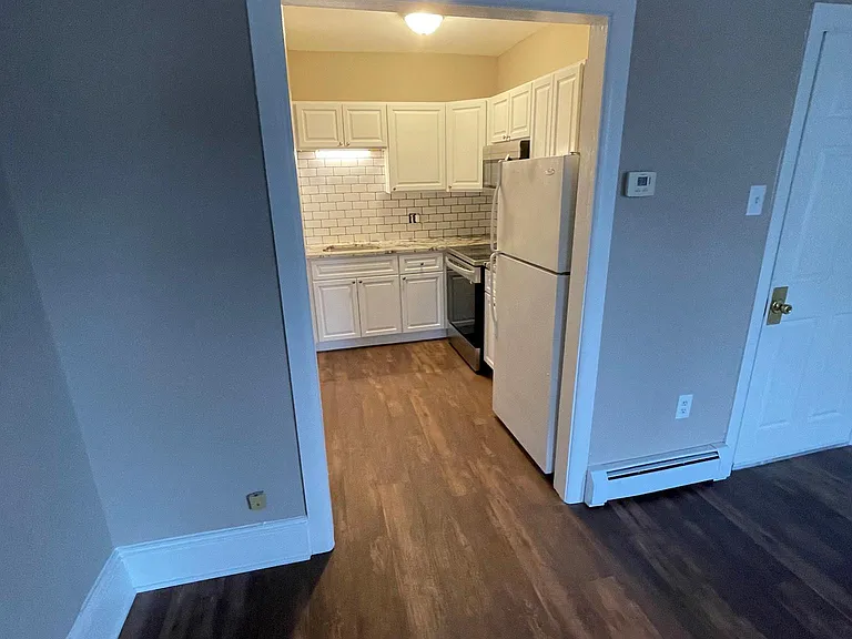 15 2nd Ave #3 — Photo 9