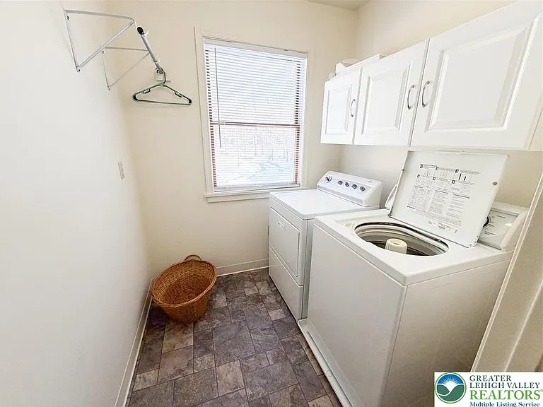 1395 Station St — Photo 25