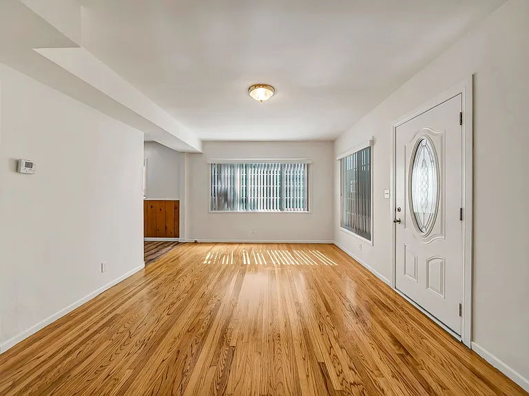 654 Patterson Ave — Photo 6