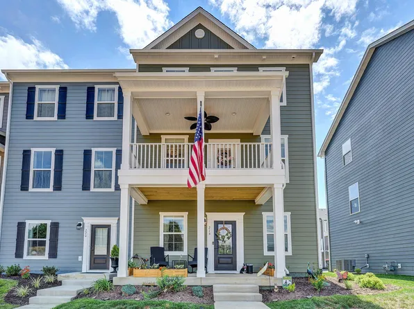 214 Colony Ave, Daleville, VA 24083