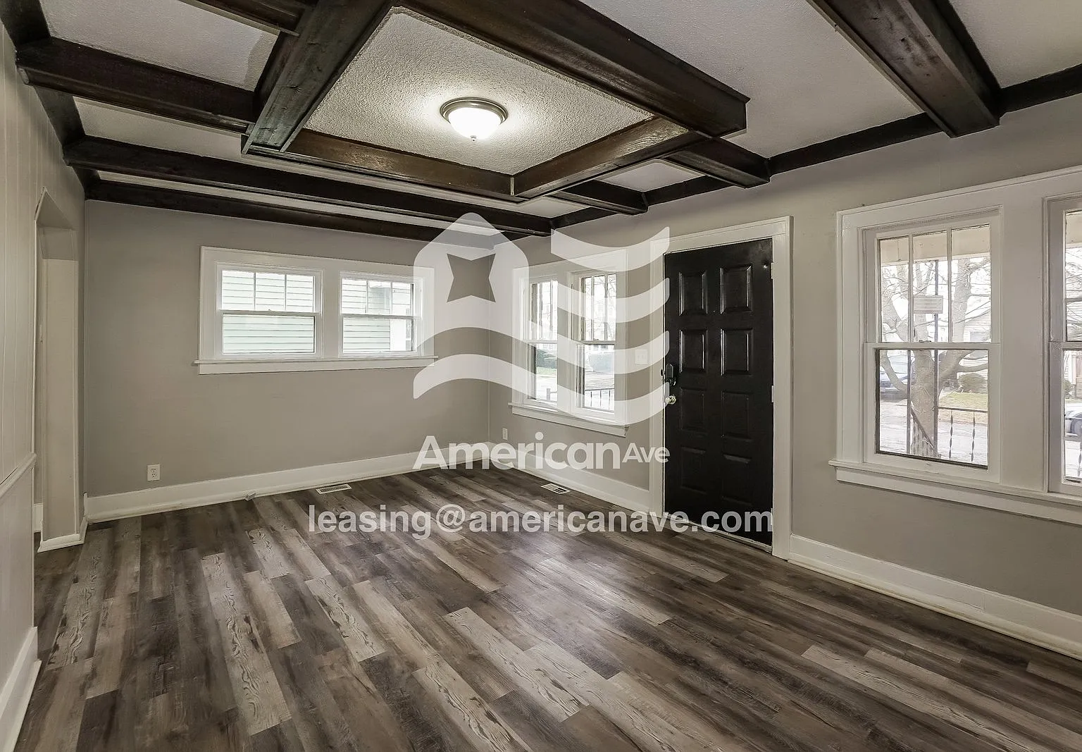 3 bed, 1.0 bath, 1029 sqft, $1,439 — Photo 3