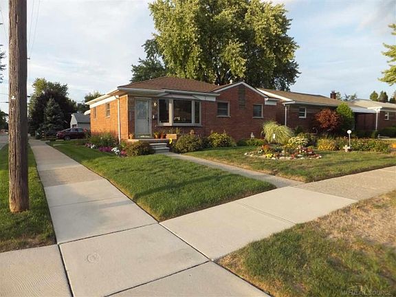 2nd image of 17303 Veronica Ave