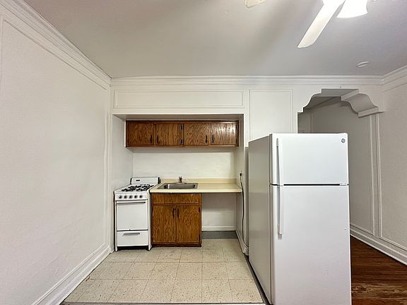 2nd image of 4060 N Kenmore Ave #12