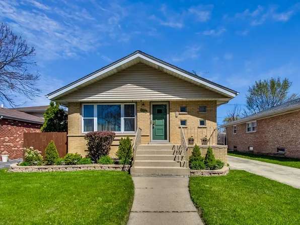 2726 W 99th St, Evergreen Park, IL 60805