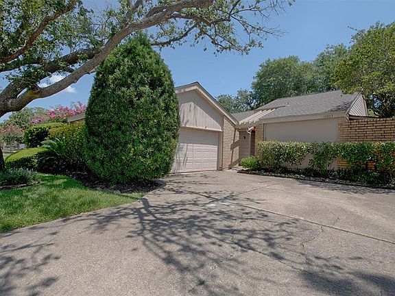 2nd image of 16803 Pinemoor Way
