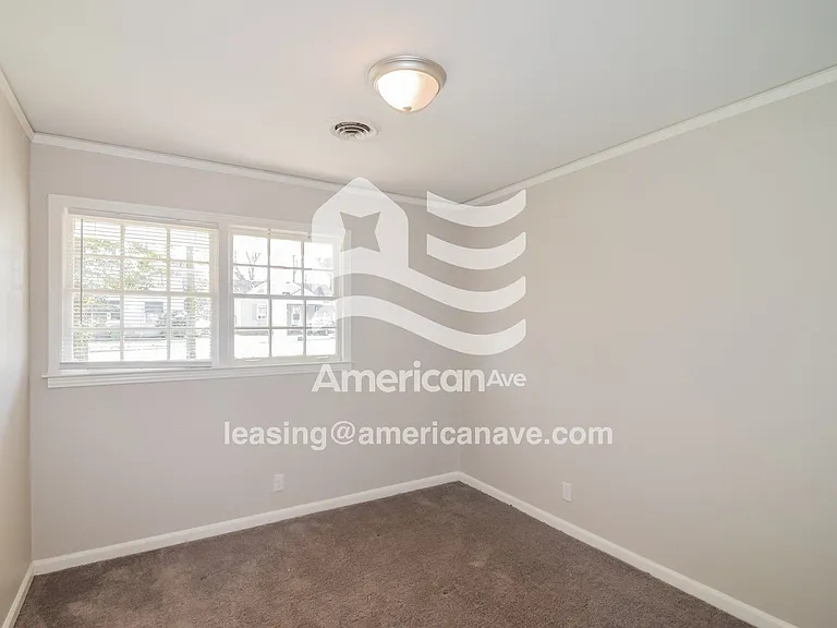 687889_011_wm_-_bedroom_13575716.jpg