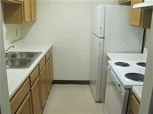 2nd image of 1950 Betner Ct