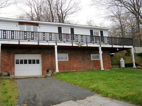 2nd image of 2 Knollwood Dr