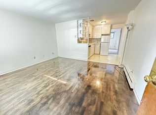 2500 N 45th St APT 9, Seattle, WA 98103