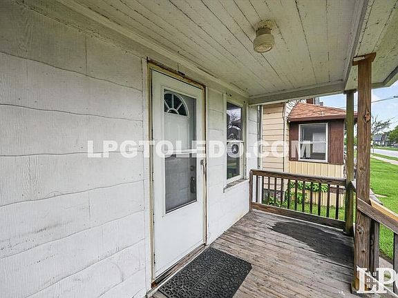 3rd image of 31 Nevada St
