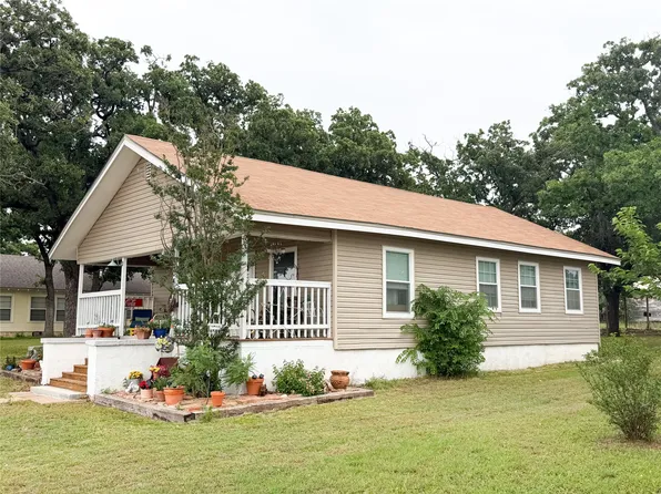 704 E 20th St, Cisco, TX 76437