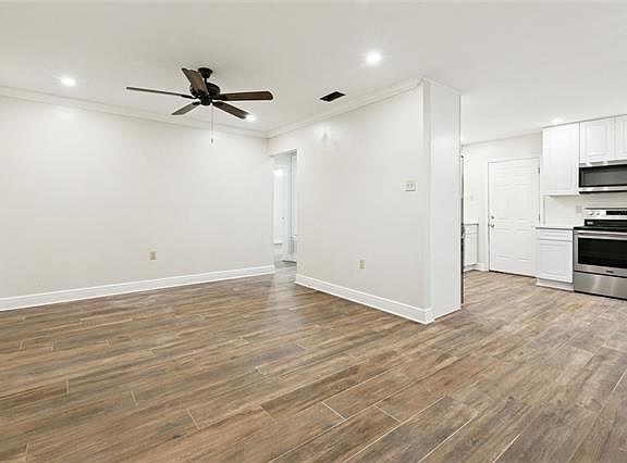 5th image of 498 Oak Ave APT 4