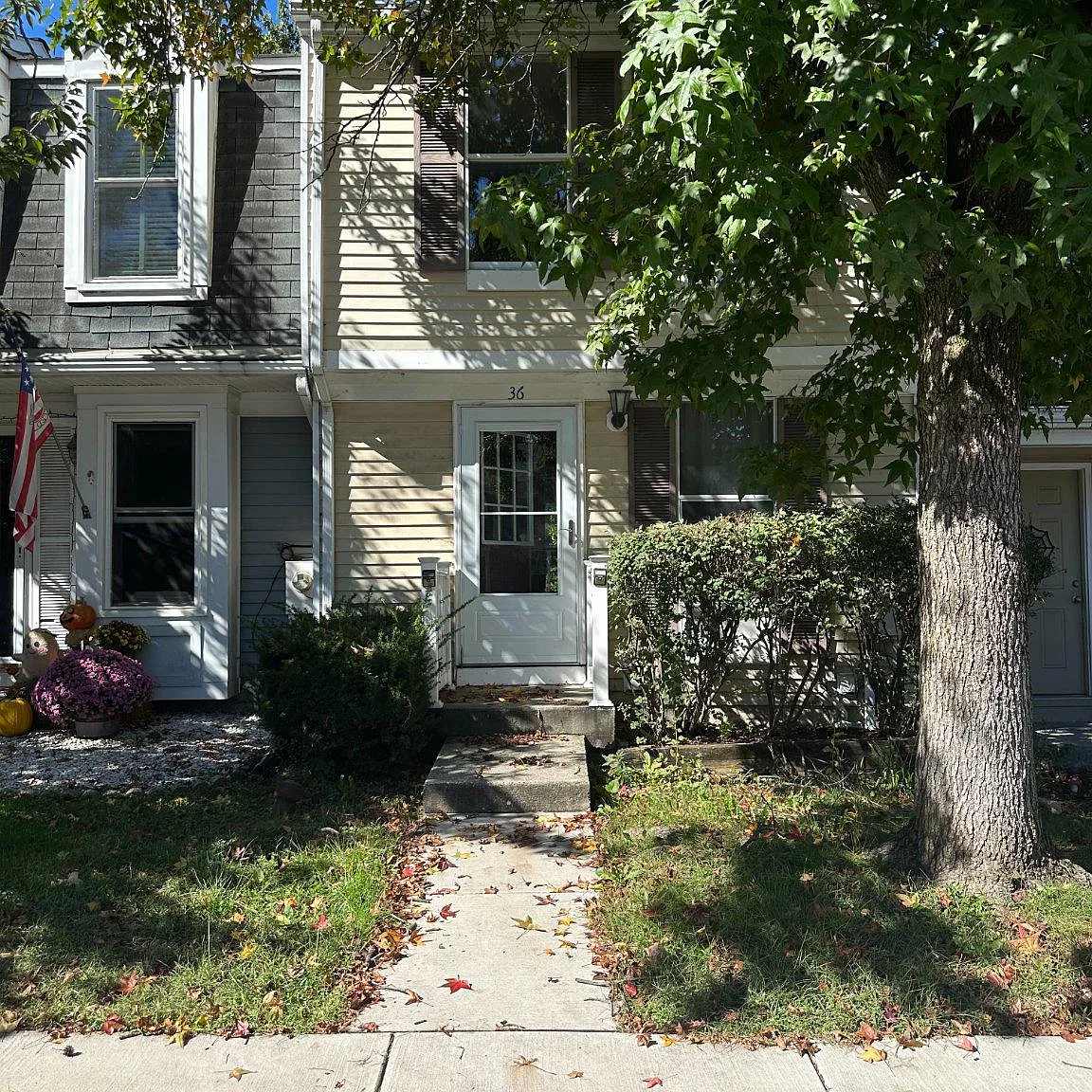 2 bed, 1.5 bath, 960 sqft, $1,900 — Photo 1
