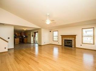 128 Cheshire Crossing Dr, Delaware, OH 43015