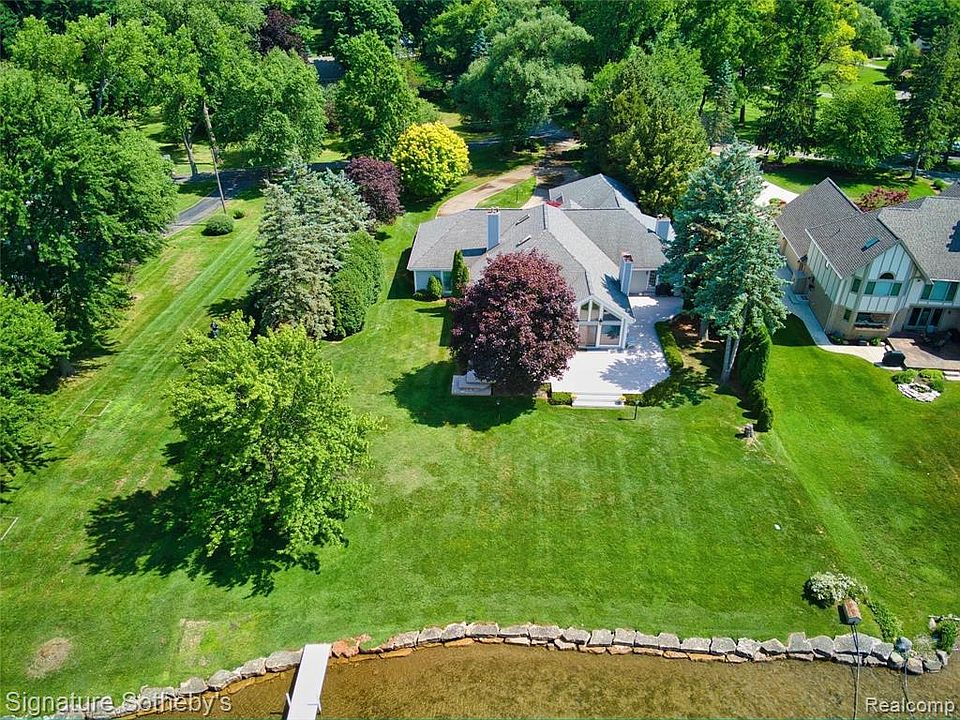 2020 Lake Angelus Shrs, Lake Angelus, MI 48326 MLS 20240023907 Zillow