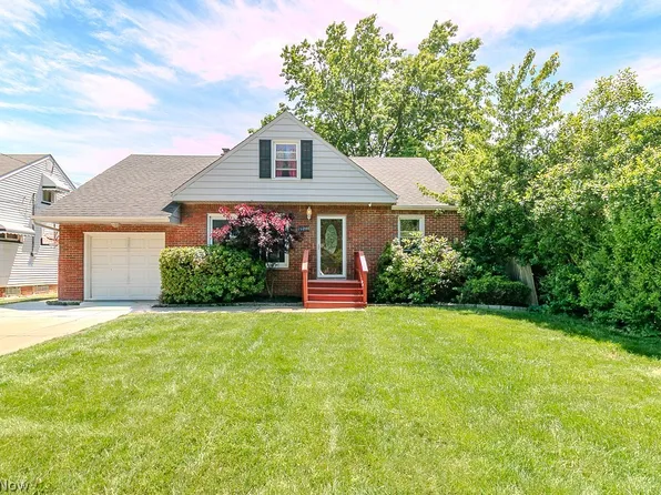 26200 Parklane Dr, Euclid, OH 44132