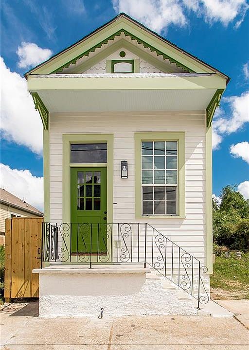 1st image of 818 N Galvez St
