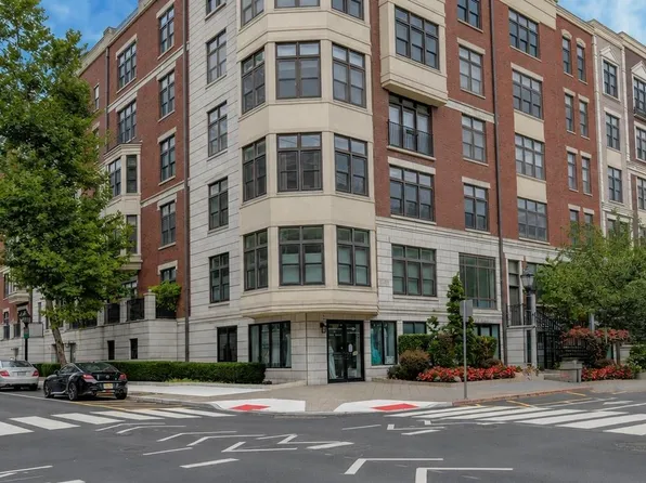 1300 Grand Stre Grand Street image 1 of 37