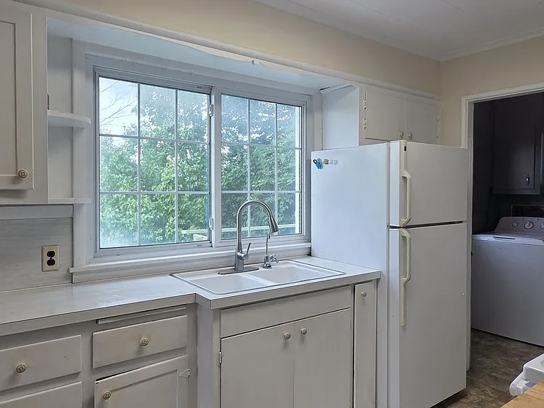 13497 Center Rd — Photo 11