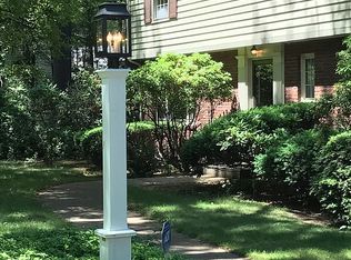330 Singletary Ln, Framingham, MA 01702