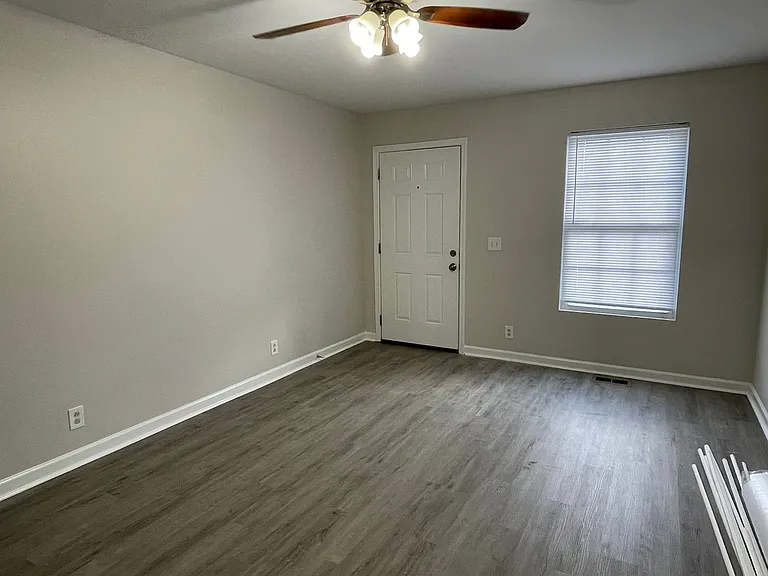 1708 Underwood St — Photo 3