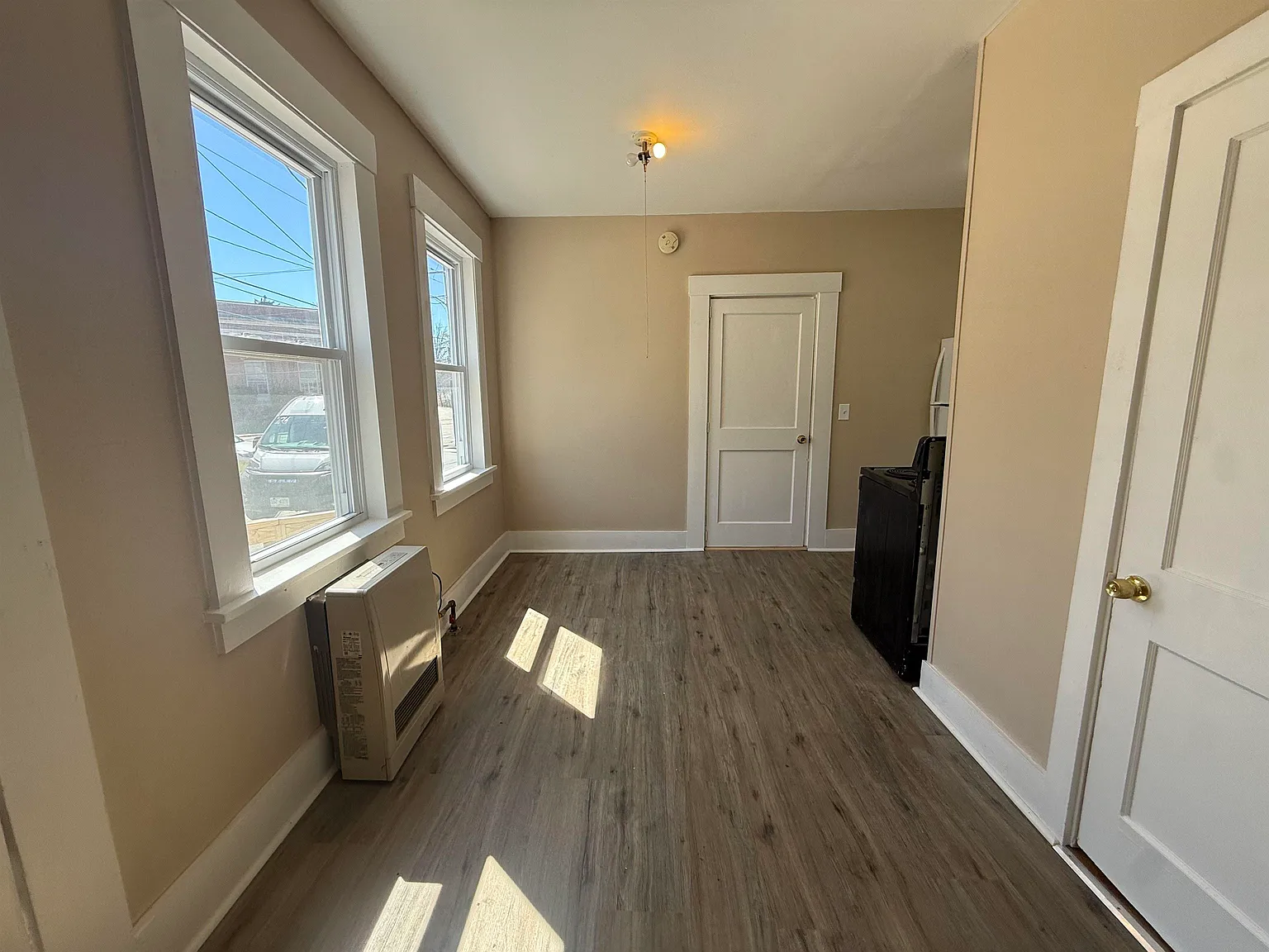 1 bed, 1.0 bath, 650 sqft, $1,250 — Photo 3
