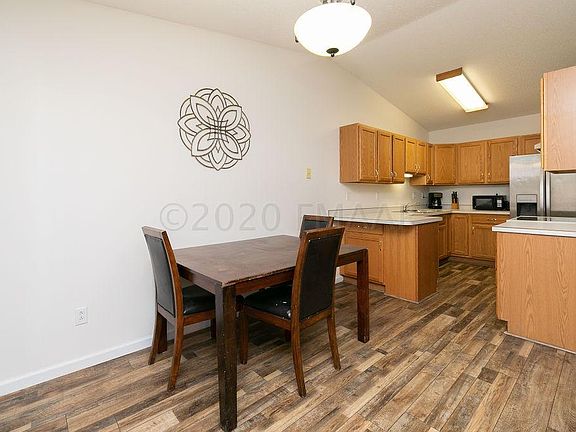 5th image of 2928 Wheatland Dr S